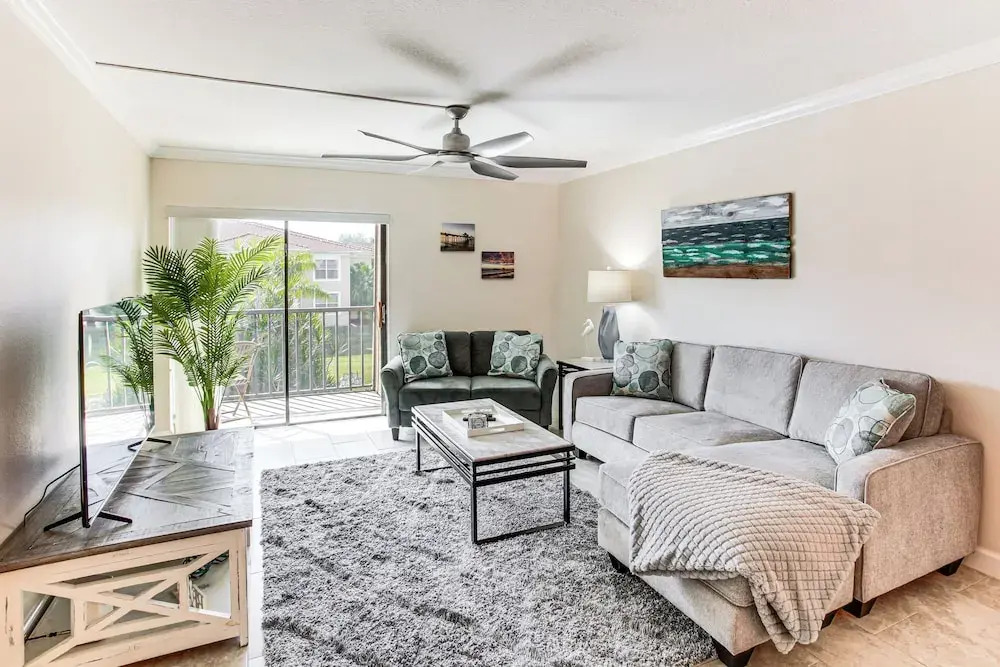 8 Mi to Beach: Modern Condo in Fort Myers!