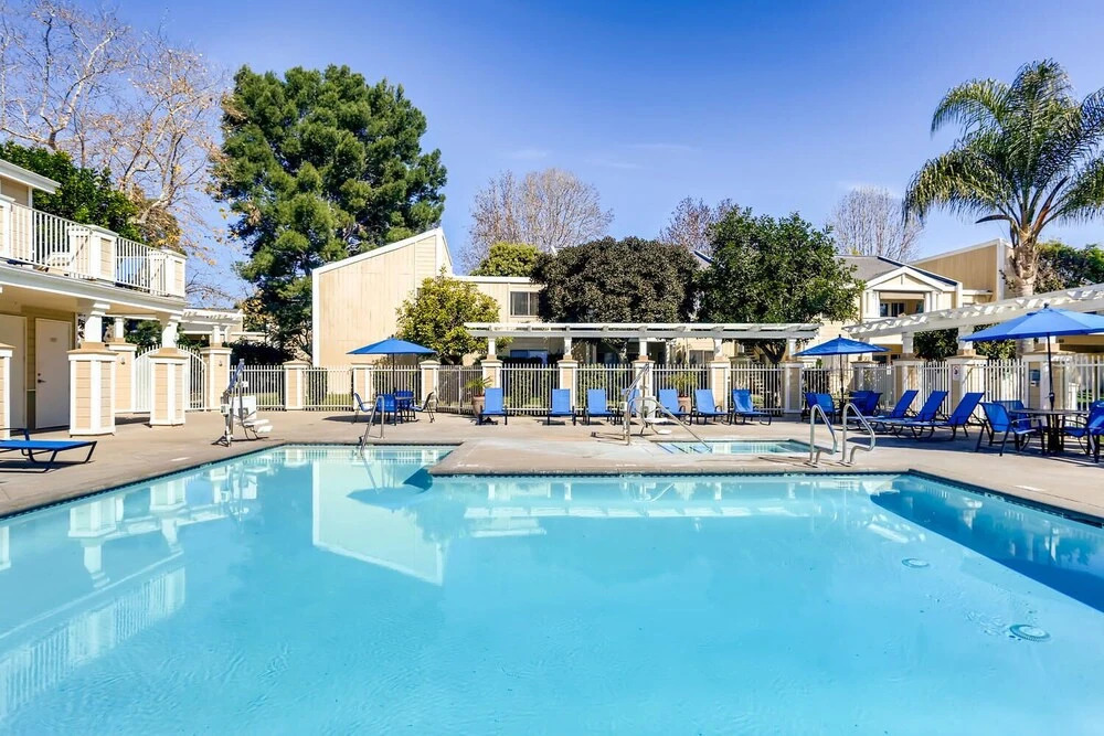 Private Entrance - 2BR Next To Ritz Carlton - Walk Down to Ocean! (MB1)