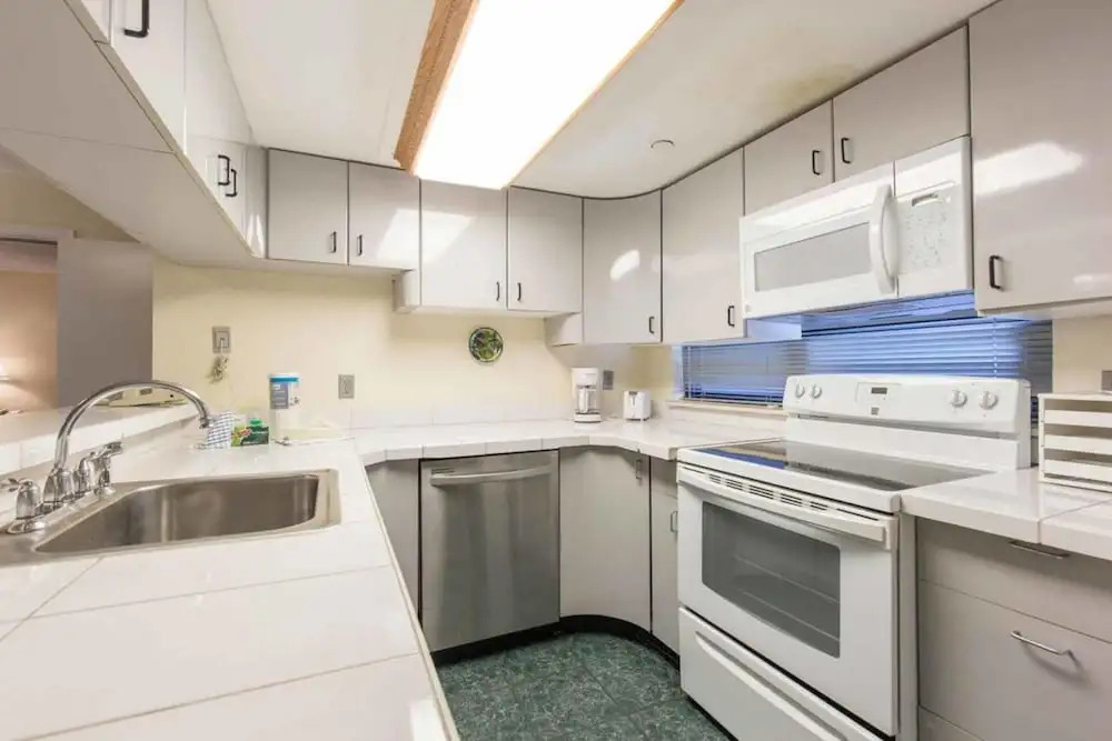 Saida Royale Condominium 9069