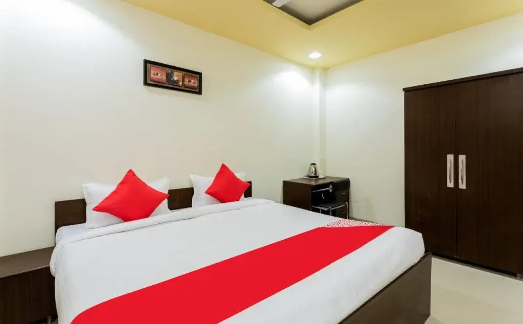 Silver Stay By OYO Rooms
