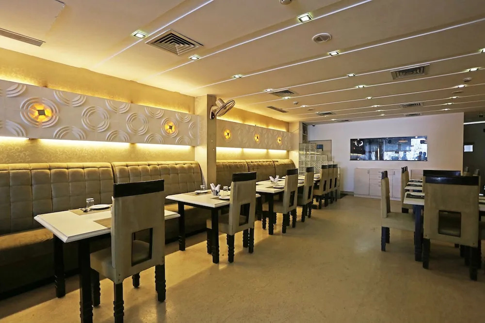 Emblem Hotel Hero Honda Chowk Gurugram