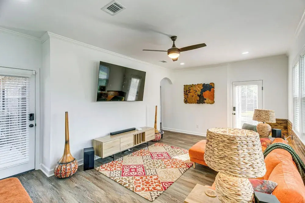 Close to Hospital & Dtwn! Quiet Waycross Home