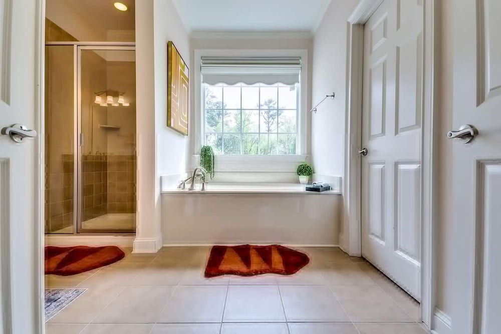 Luxe Gated Fenced Buckhead 6BD 8 5bth Sleeps 12