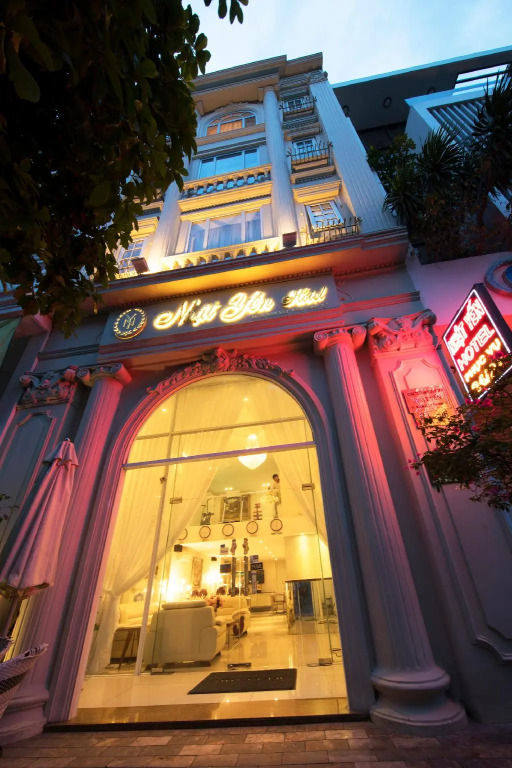 Brightness Hotel