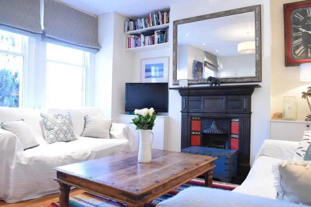 2 Bedroom Apartment With Garden in Shepherds Bush