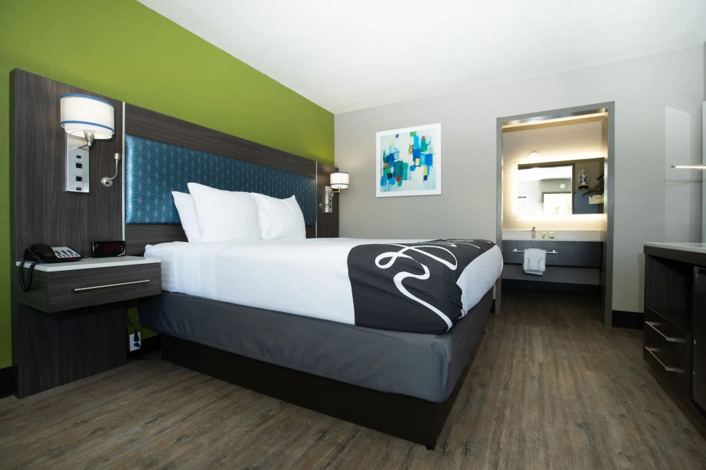 SureStay Plus Hotel by Best Western Point Richmond