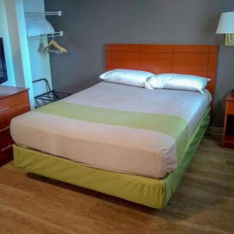 Studio 6 Extended Stay - Fayetteville, NC - Fort Liberty Area