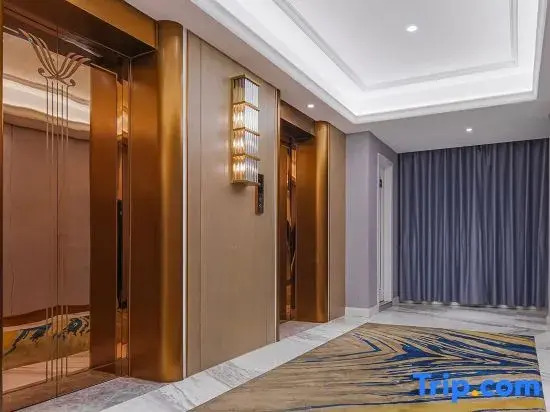 Vienna International Hotel Taojiang Bamboo Sea Scenic Area Dongfang New City Branch