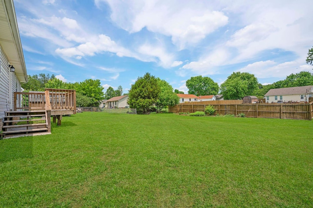 Charming House Close to Fort Campbell and Casino