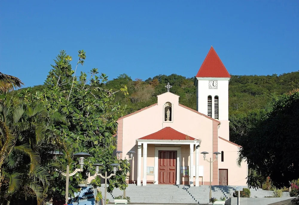 House With 2 Bedrooms in Deshaie, With Wonderful Mountain View, Enclosed Garden and Wifi