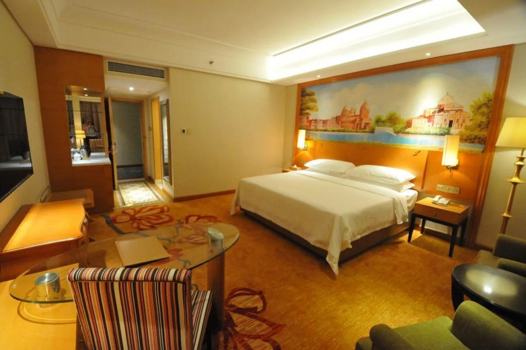 Vienna Royal Hotel (Beijing Miyun)