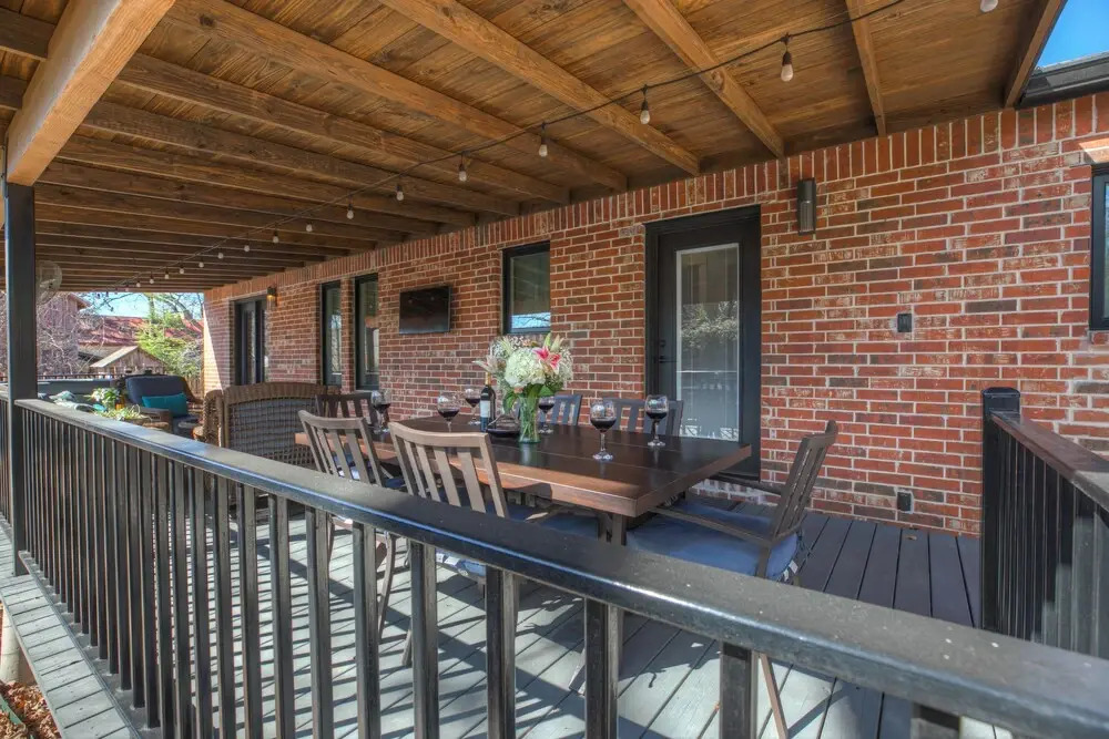New! Luxury Home 1blk From Main St W/hot-tub&grill
