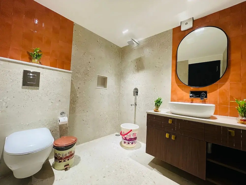 Roomshala 134 Premium Rooms Saket