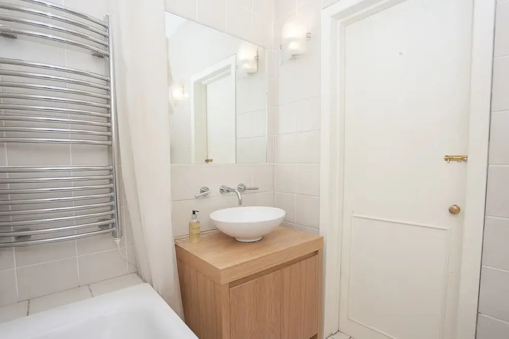 Gorgeous Central One Bed in Earls Court