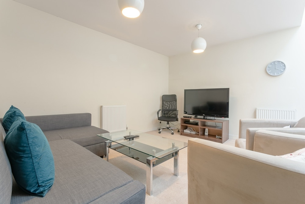 2 Bed Townhouse in Shepherds Bush
