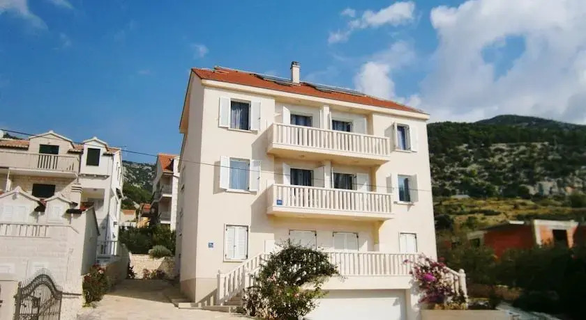 Sun House Apartments