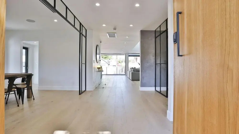 Spacious 5 Bedroom West Hollywood Home With Pool