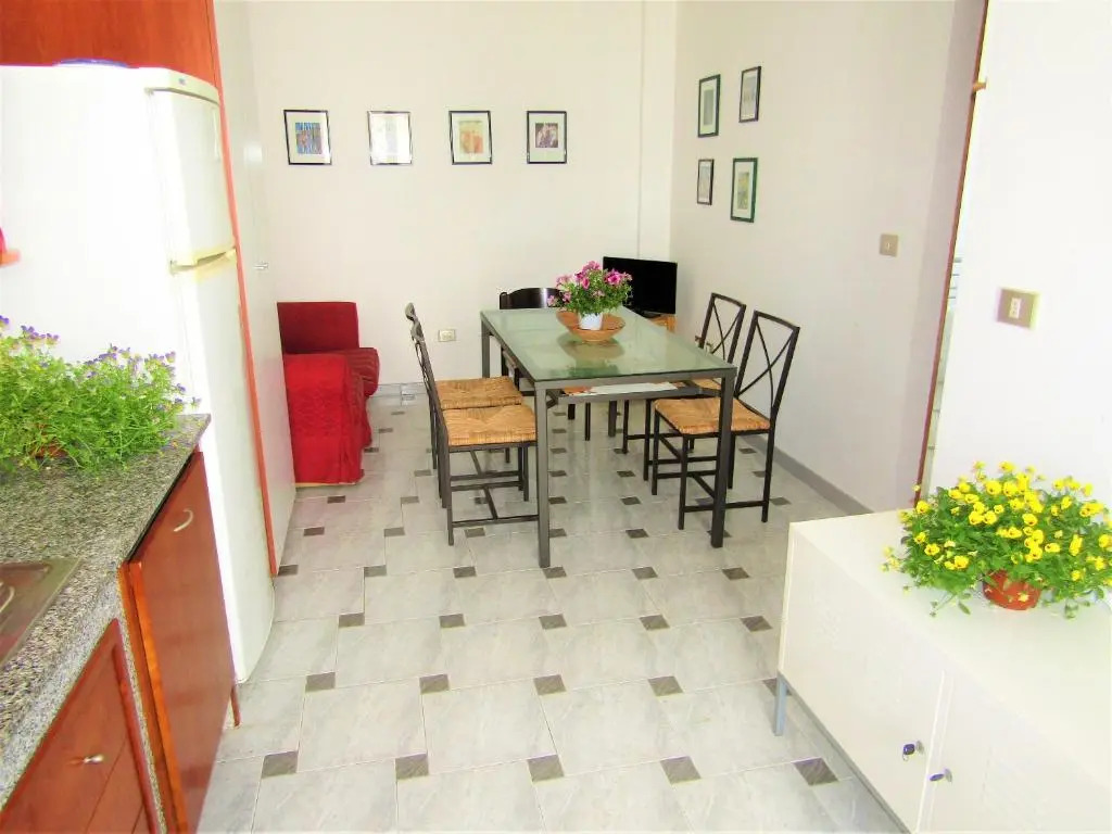 Apartment with 2 bedrooms in Torre San Giovanni with furnished terrace 150 m from the beach