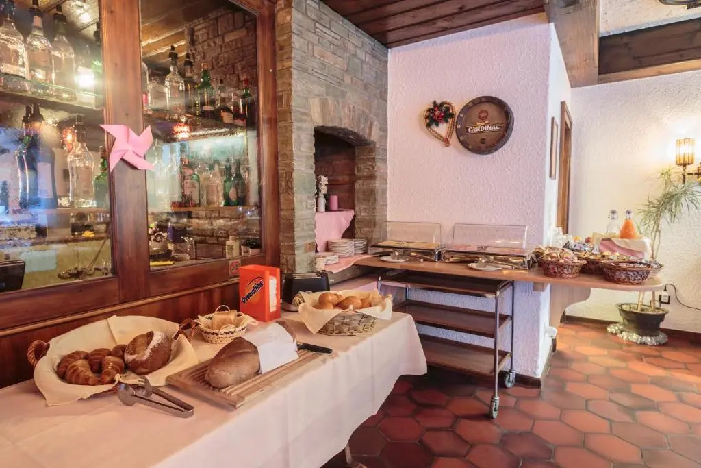 Matterhorn Inn - Wellness & Dining - at Zermatt Shuttle Station