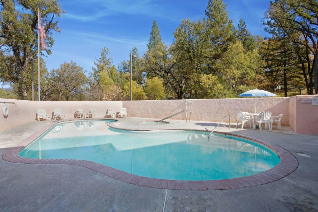 The Inelle, Oakhurst Yosemite, a Tribute Portfolio Hotel