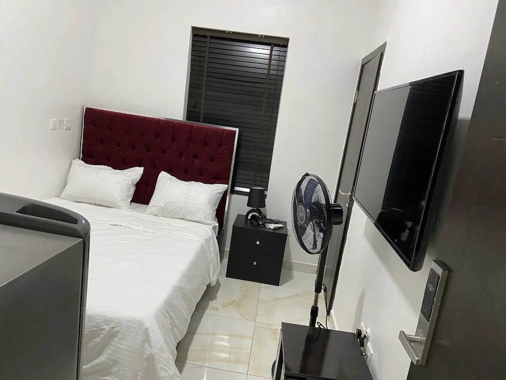 Luxurious and Inviting 4-bed House in Chevro-lekki