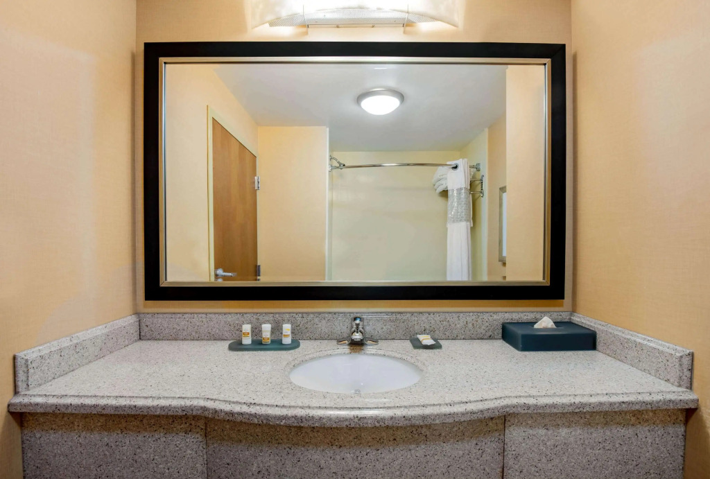 La Quinta Inn & Suites Bel Air I-95 Exit 77A
