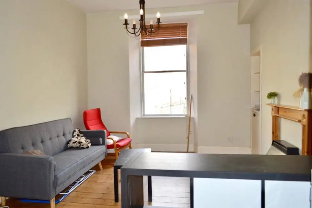 Bright & Spacious 1BD Apartment in Edinburgh