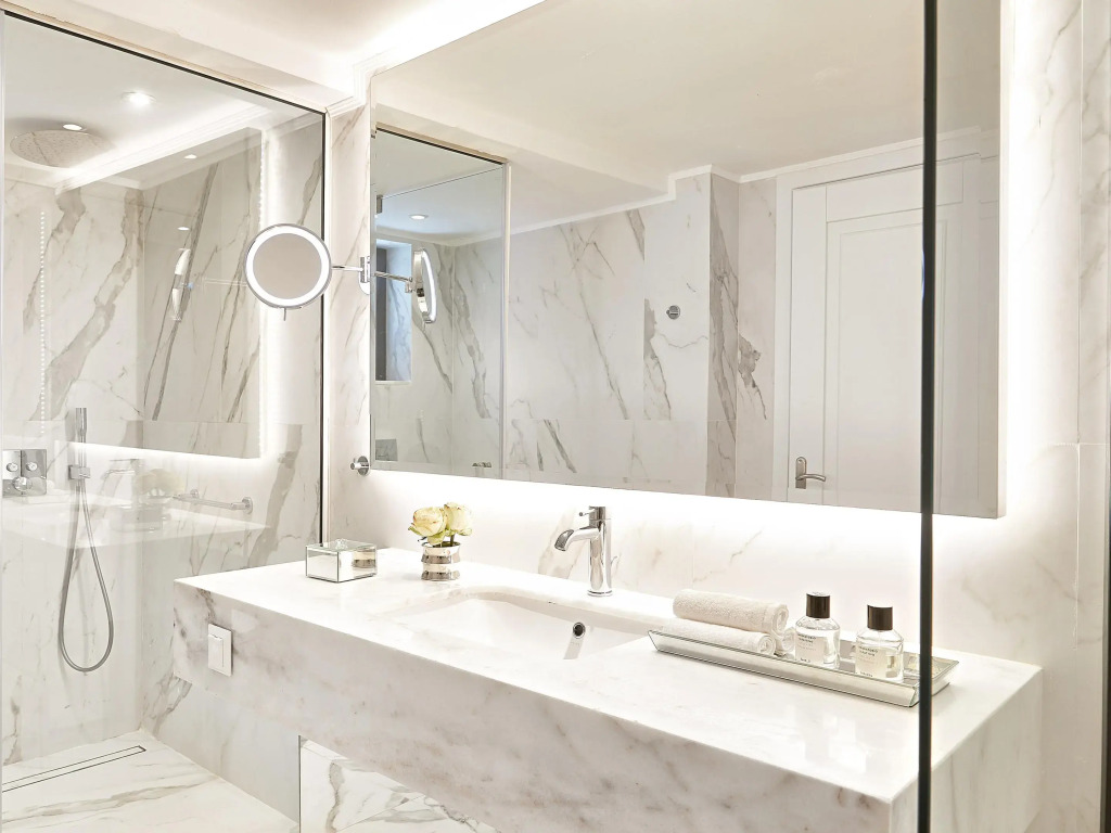 Corfu Imperial, A Resort to Live