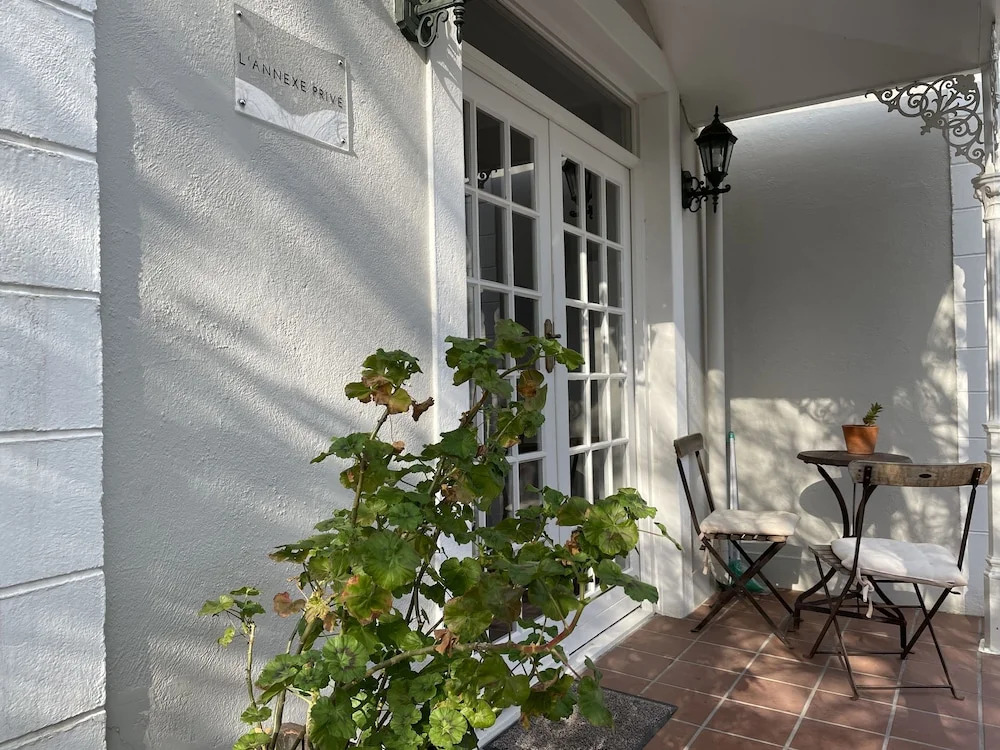 The Corner House L'A-nnexe