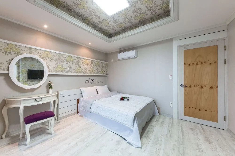 Sunbeach Pension