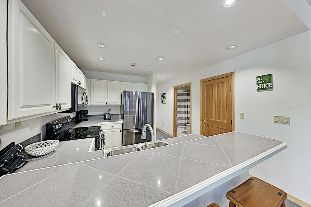 74cresrd 2 Bedroom Condo