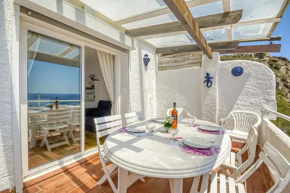 House in Rosas With Waterfront & Beach Nearby