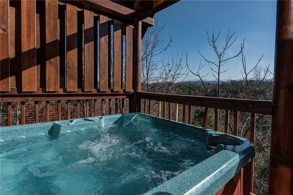 Aspens Envy 4 Bedroom Home with Mountain View