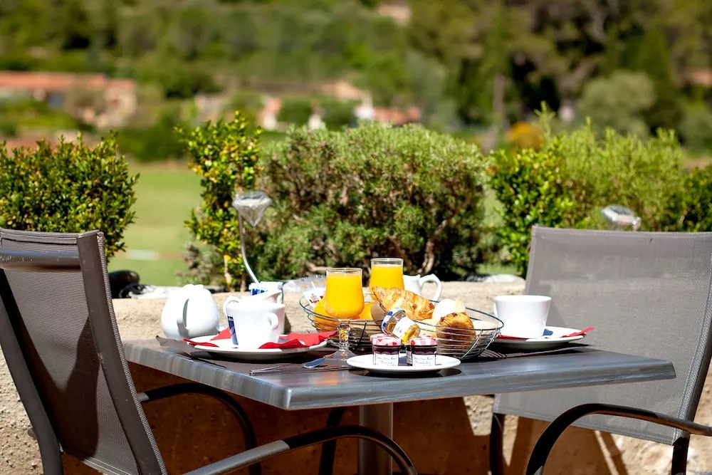 Logis Hôtel Restaurant des Corbières
