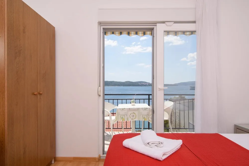 A2-apt w. Shared Pool & Balcony,next to the Beach