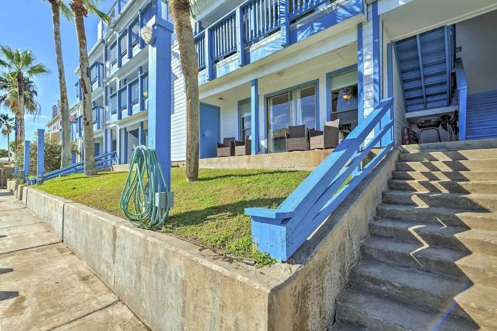 Padre Island Retreat on Canal - 2 Mi to Beach!