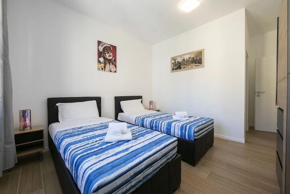 Boutique Apartment 7
