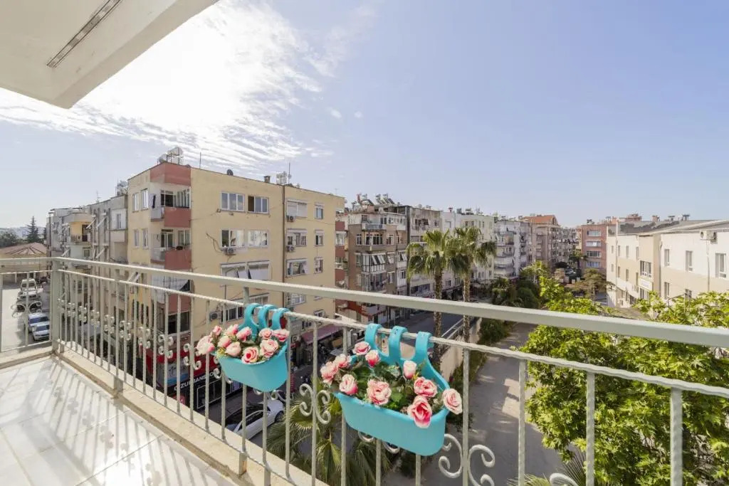 Central Flat Near Seaside In Antalya Muratpasa