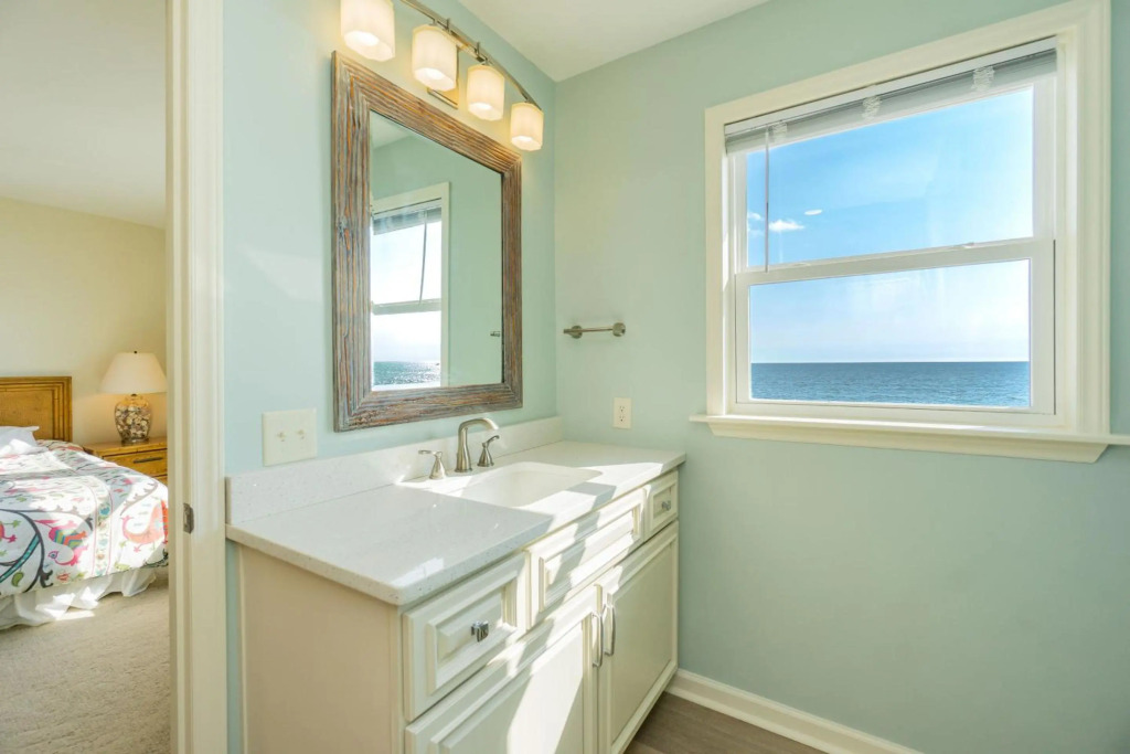 Yorkshire by Oak Island Accommodations