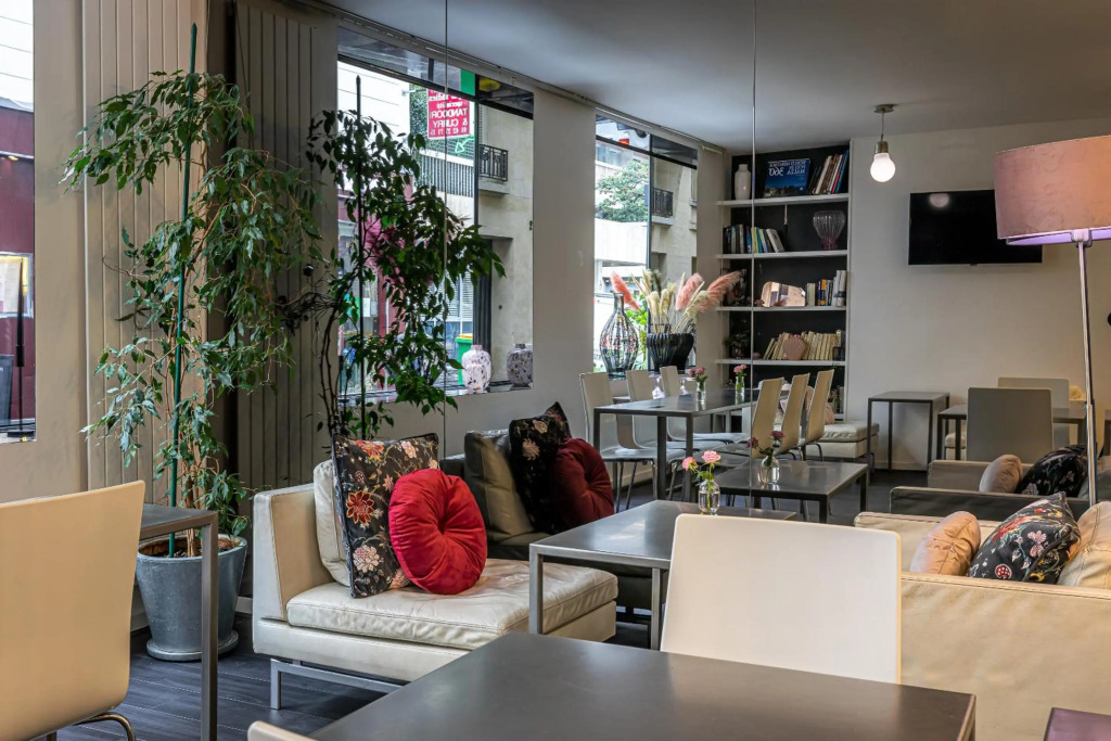 Hotel Glasgow Monceau by Patrick Hayat