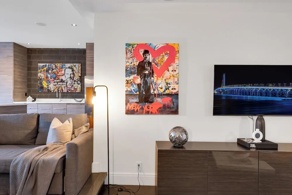 LiV MTL MTL Plateau Urban Suites Near Downtown Montreal