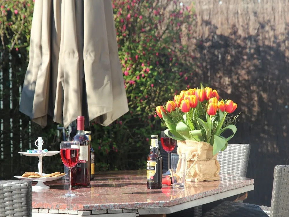 Home in Egmond aan den Hoef with Private Terrace and Garden