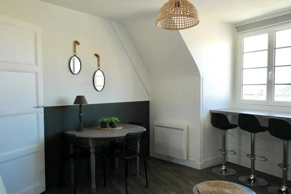 Apartment With one Bedroom in Port-en-bessin-huppain, With Wonderful sea View and Wifi - 6 km From the Beach