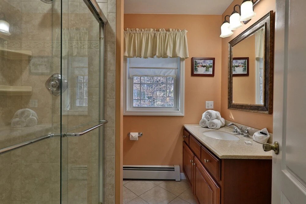 The Queens Croft V2 - Luxury Killington Ski Home. Newer. Better. Ski-ier. 3 Bedroom Home