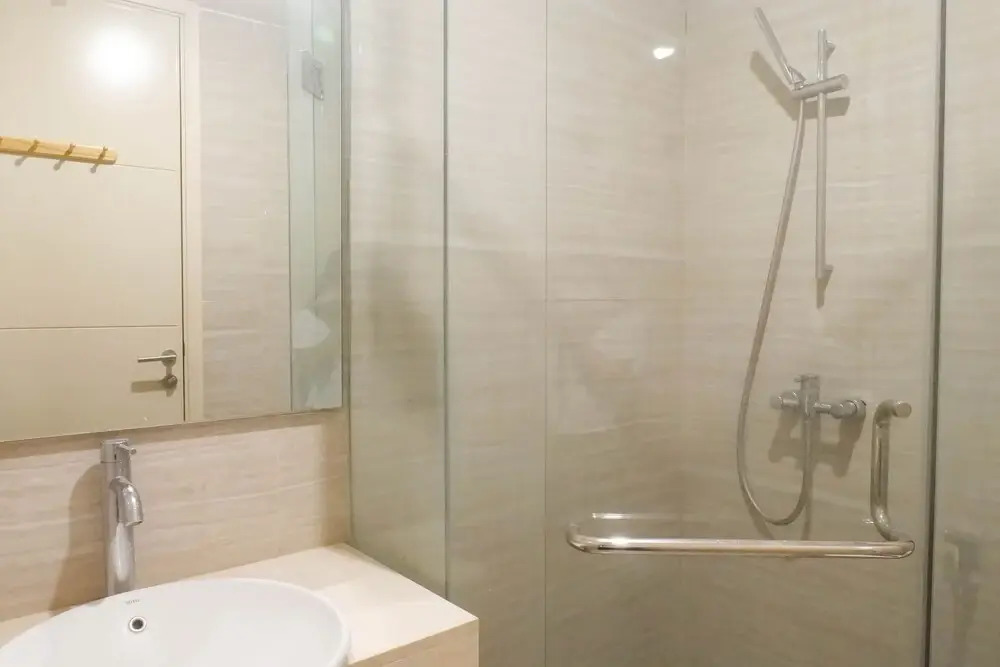 Enchanting and Stunning 2BR La Riz Supermall Mansion Apartment By Travelio
