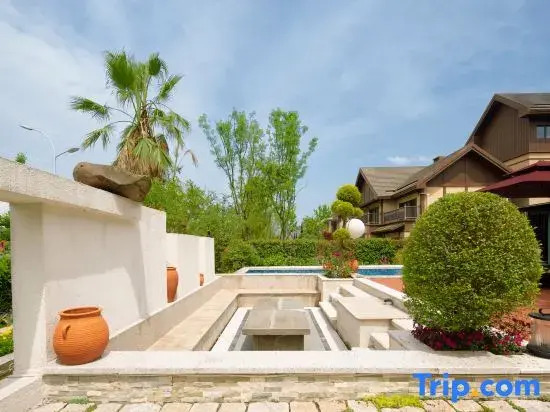 Huazhu Yueqingcheng Hot Spring Hotel (Dujiangyan Panda Valley Branch)