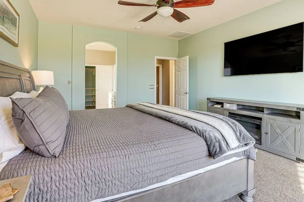 5 Mi to Surprise Stadium: Chic Home w/ Pool