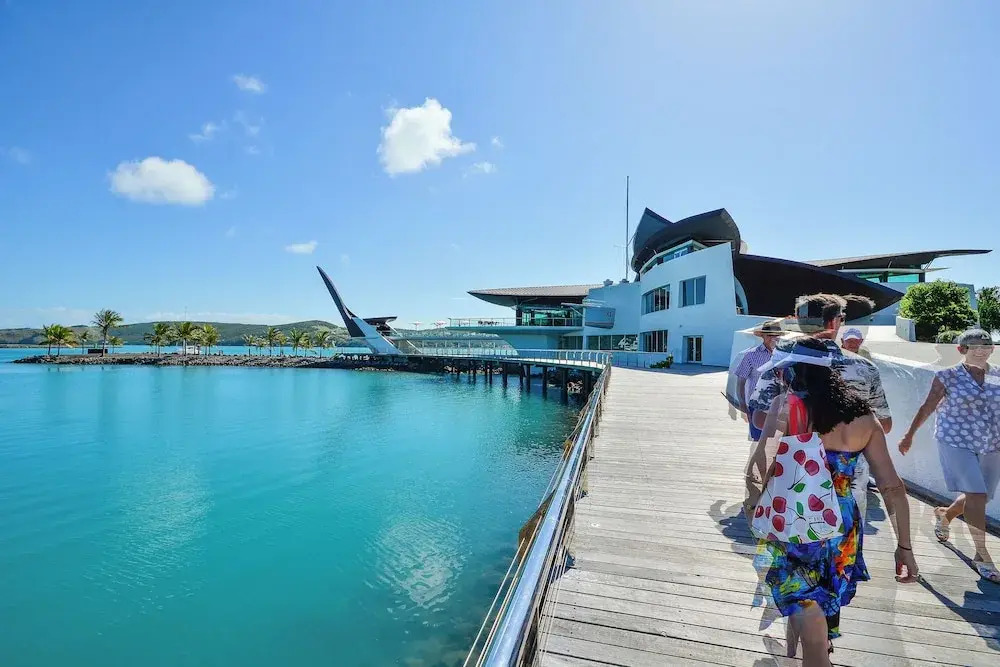 Yacht Club Villas