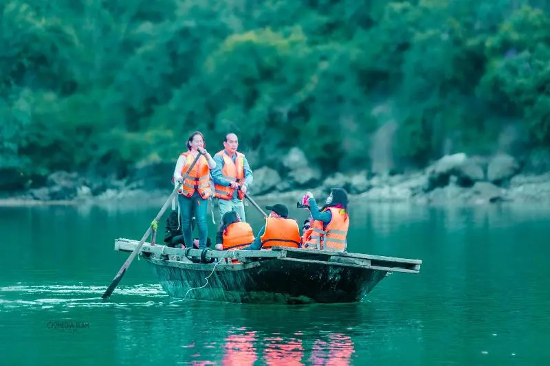 Indochine Cruise Lan Ha Bay