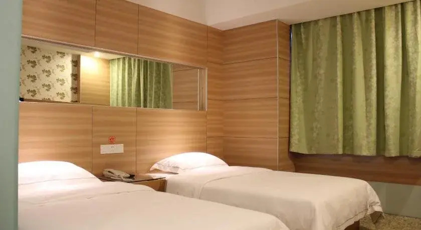 Yunqi Hotel